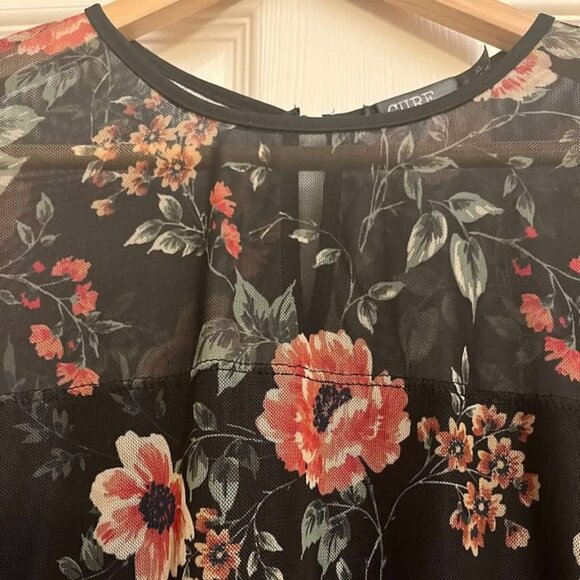 Cure brand Sheer Top with Lining - Picture 2 of 3